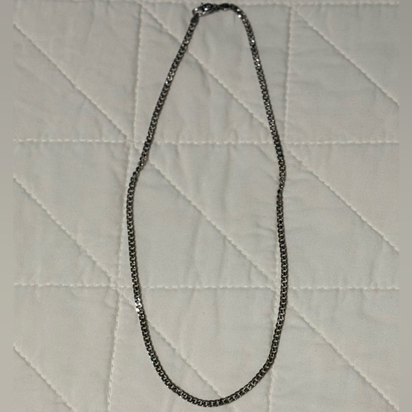 NWOT GLD 3mm 18” Micro Cuban Chain Necklace - White Gold Finish - Picture 2 of 4